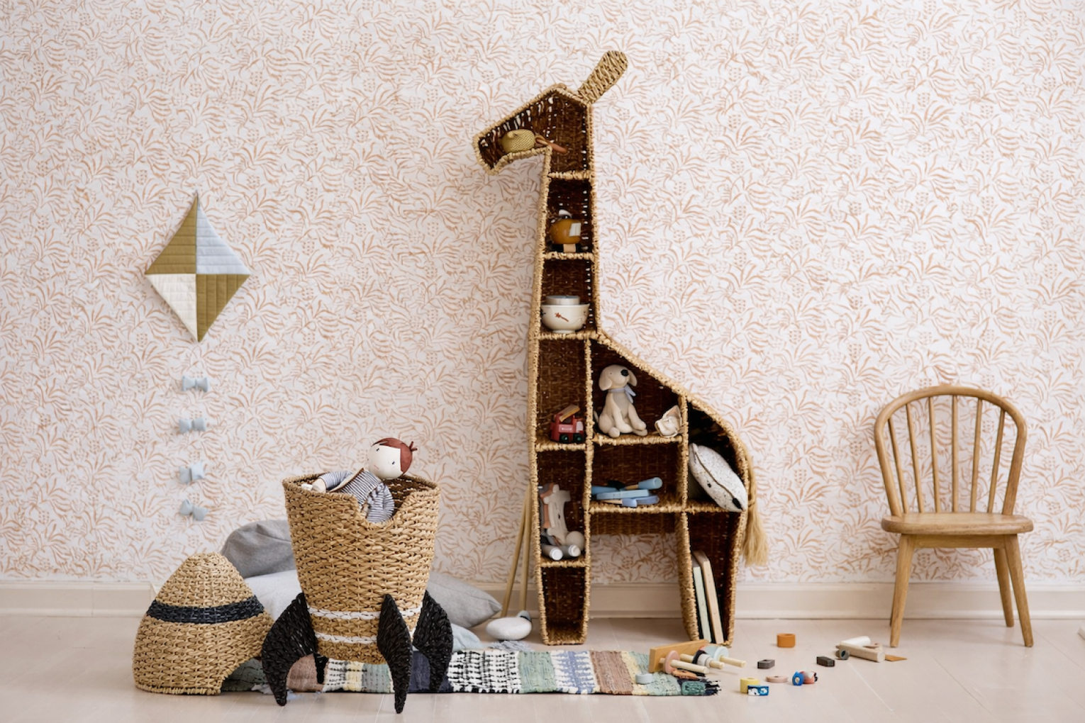 Möbler för barnrum som växer med barnet både praktiskt och stilrent