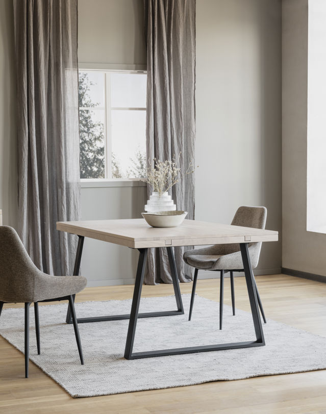 Matbord 'Brooklyn' 220x95cm - Vitpigmenterad/Svart U-ben
