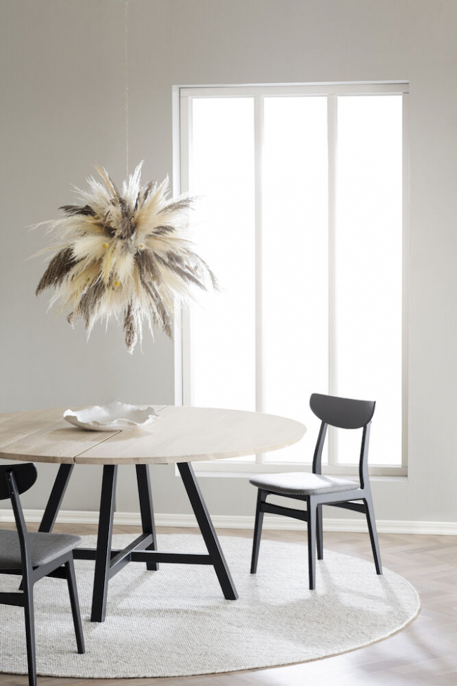 Matbord 'Carradale' Runt 150cm - Vitpigmenterad/V-ben