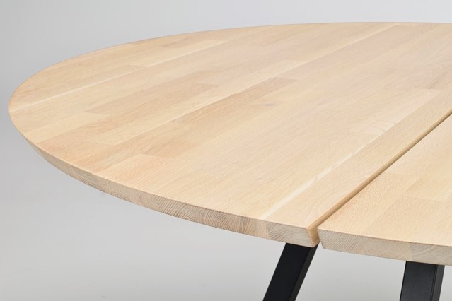 Matbord 'Carradale' Runt 150cm - Vitpigmenterad/V-ben