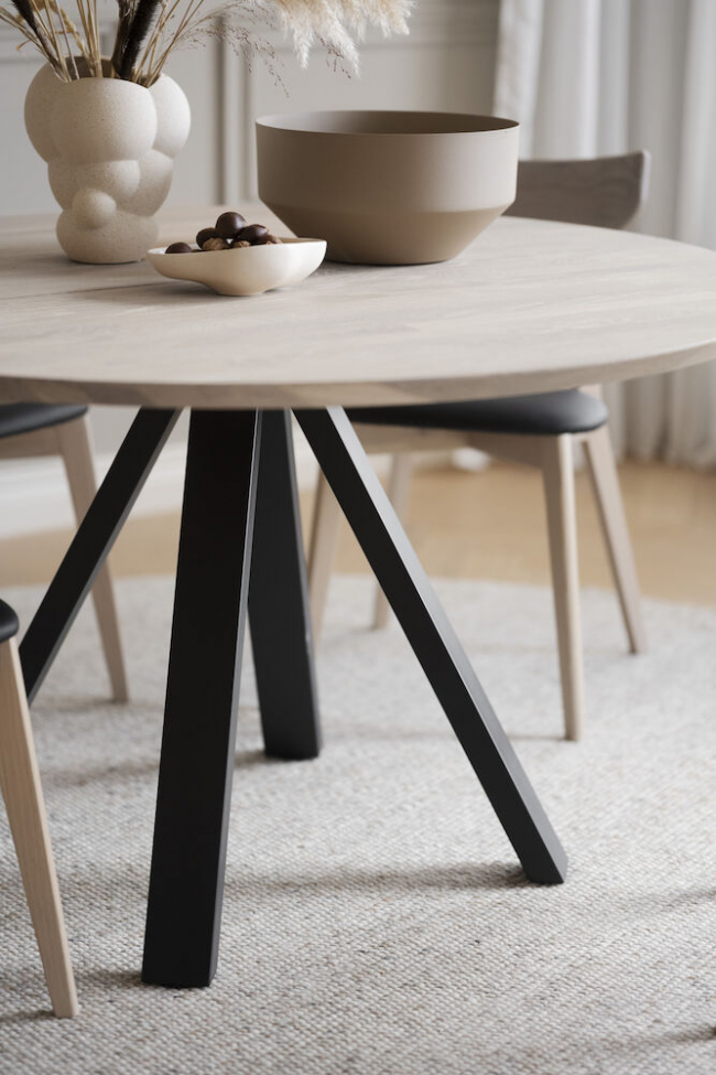 Matbord 'Carradale' Runt 130cm - Vitpigmenterad/V-ben