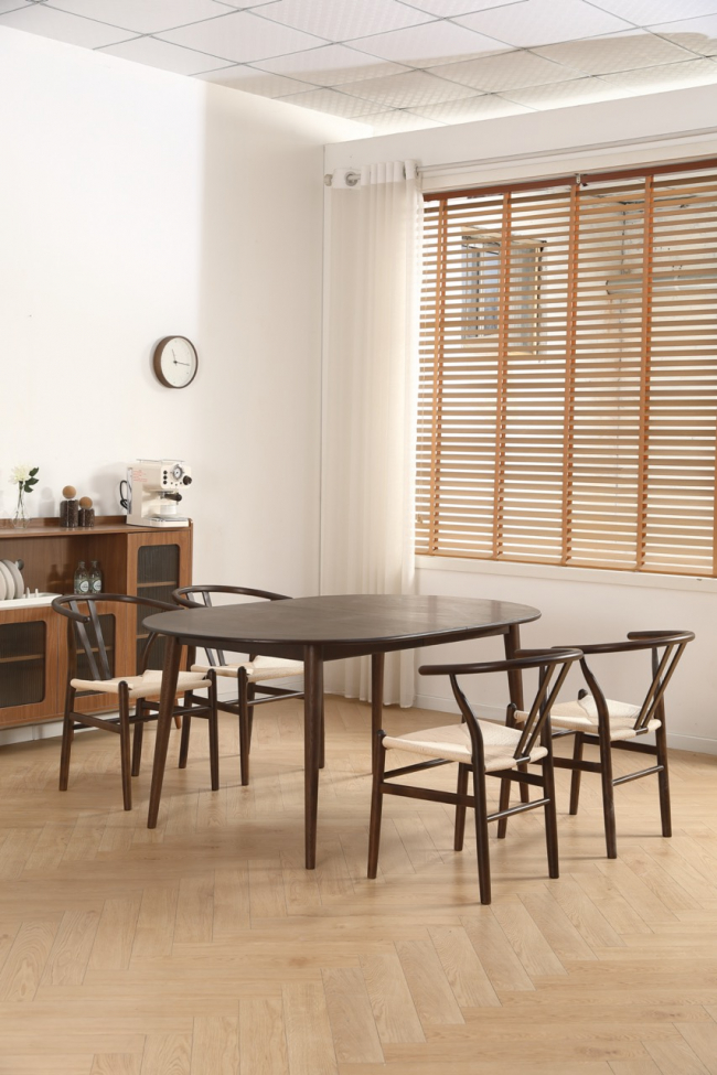 Matbord 'Avora' - Valnöt