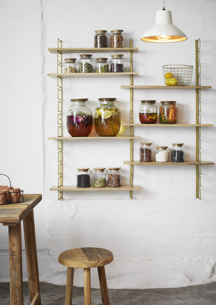 Vägghylla 'Wooden shelves' - Mässing/natur