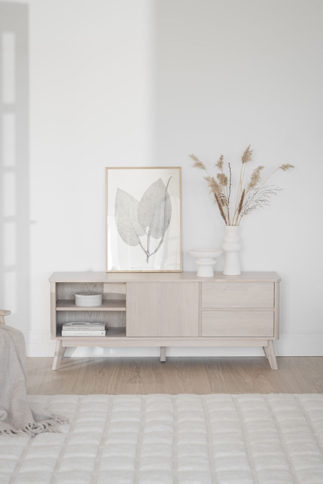 TV-bänk 'Yumi' - Vitpigmenterad Ek