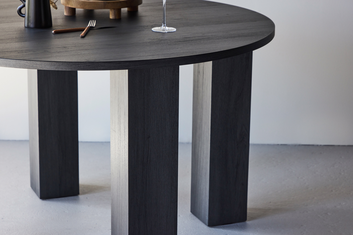 Matbord 'Nornhem' Runt 120cm - Svart