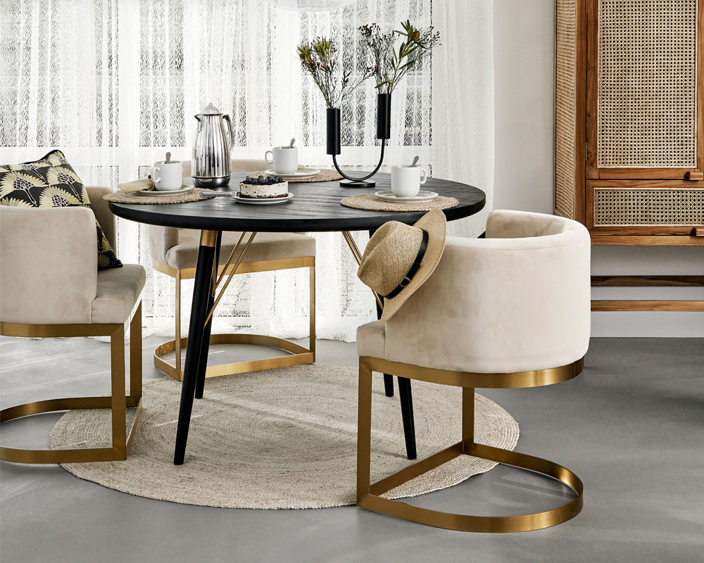 Matbord 'Black Wood' Runt 120cm - Svart