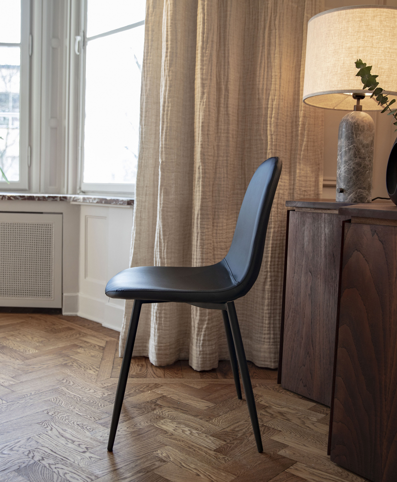 Stol 'Forma' Svart | | | Stol 'Forma' Svart | | |