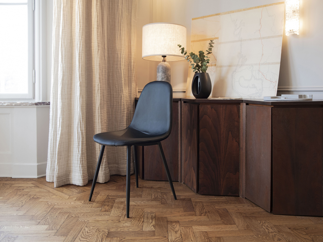 Stol 'Forma' Svart | | | Stol 'Forma' Svart | | |