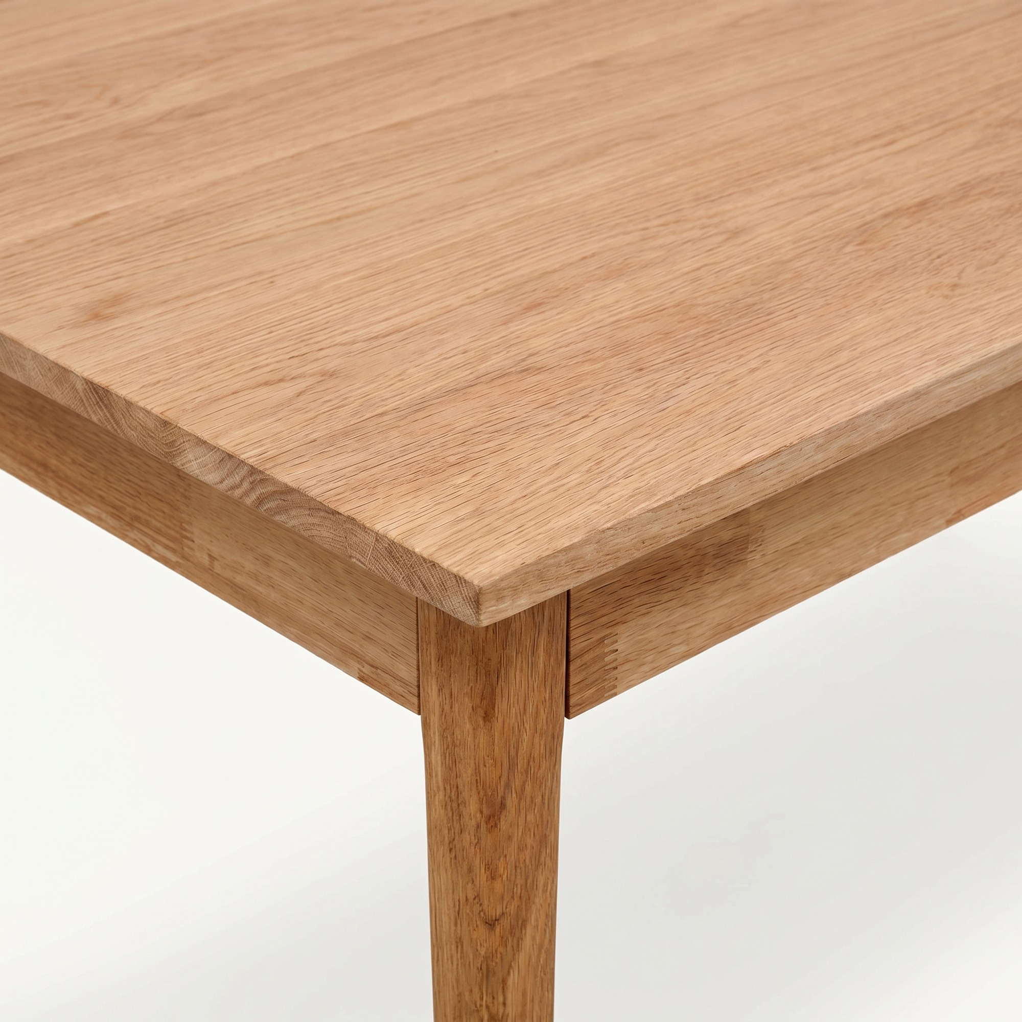 Matbord 'Fager' 135cm - Vitpigmenterad