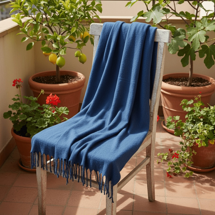 Pläd \'Samantha\' 130x170cm - Blå i gruppen Inredning / Textilier / Plädar & filtar hos Reforma (4224615677020)
