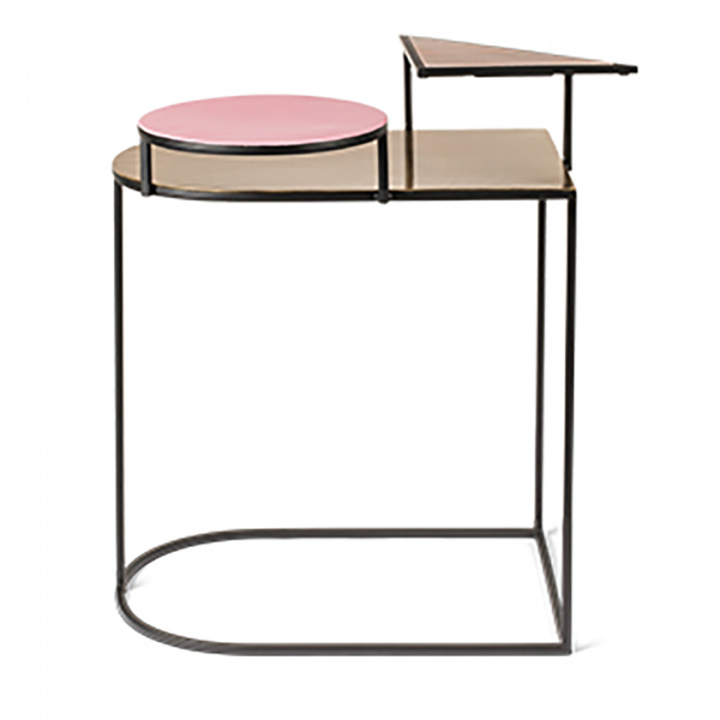 Sidobord \'Act ironic\' i gruppen Möbler / Bord / Sidobord hos Reforma (BM23019)