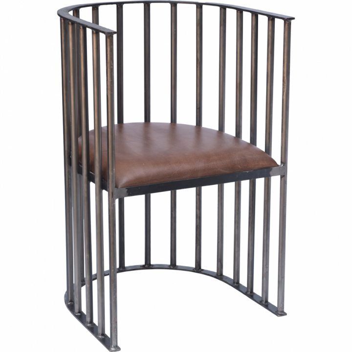 Fåtölj i rå design - Metall