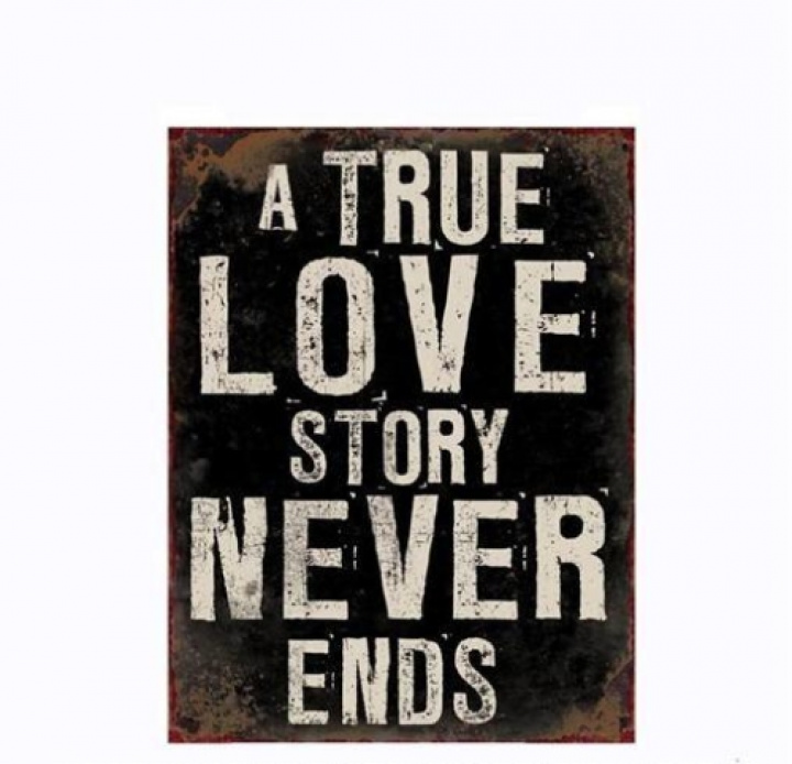Skylt - A true love story... i gruppen Kampanj / Inredning / Dekoration hos Reforma (em2423)